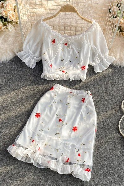 Ženski moderan komplet s cvjetnim uzorkom