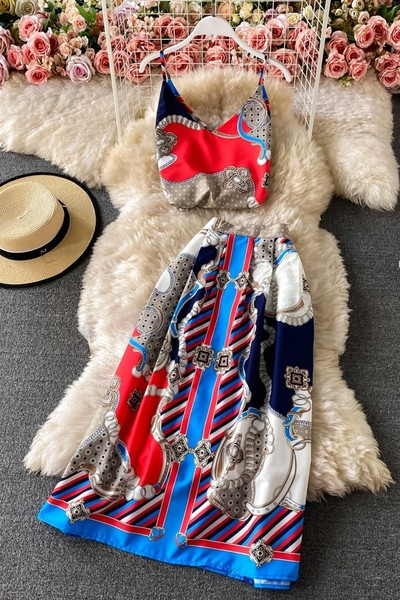 Ženski komplet u boji iz dva dijela - majica bez rukava i suknja