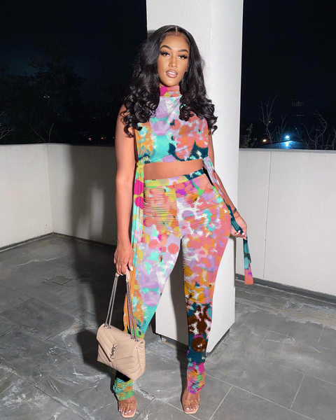 Daudzkrāsains sieviešu komplekts no divām daļām ar garām saitēm