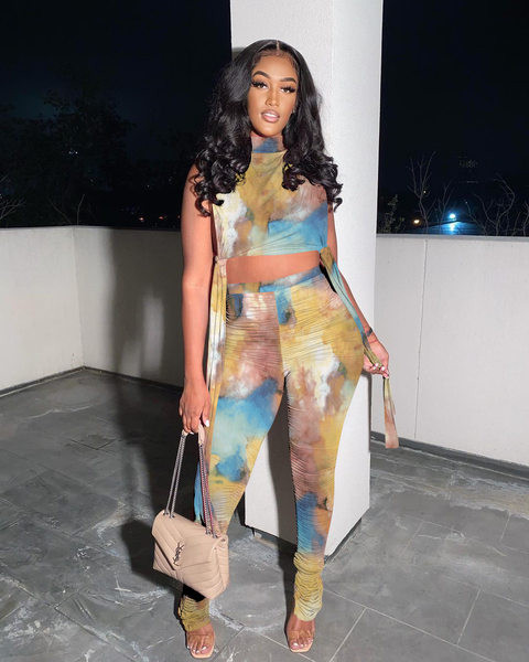 Daudzkrāsains sieviešu komplekts no divām daļām ar garām saitēm