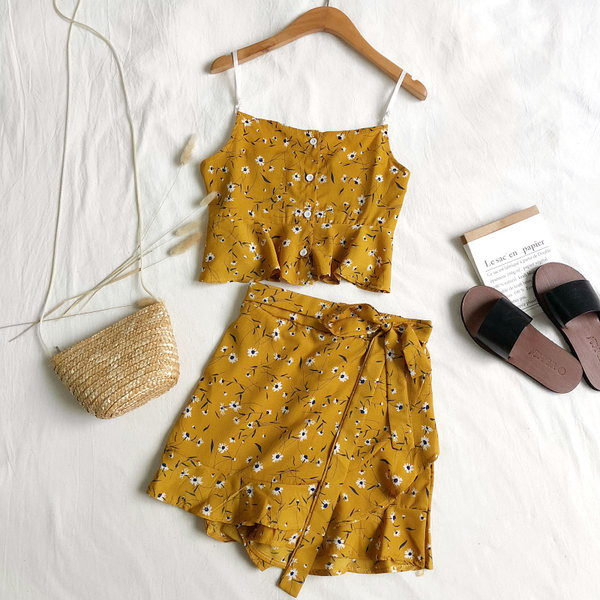 Mūsdienīgs sieviešu komplekts no divām daļām - svārki un bikses