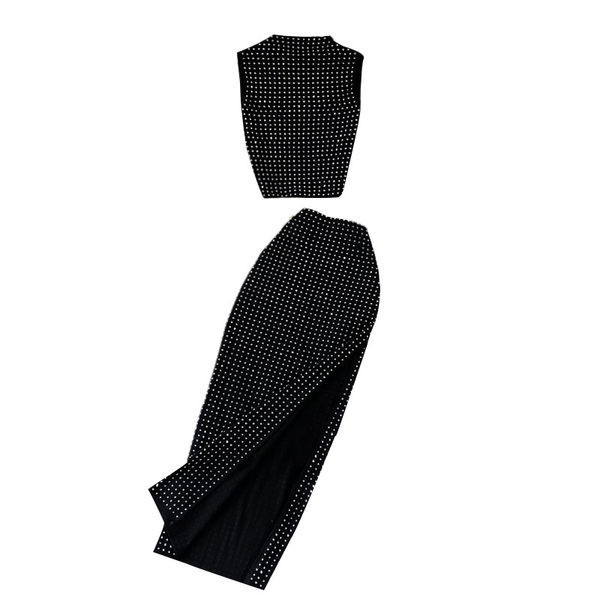 Novi model ženskog kompleta u crnoj boji sa kamenčićima