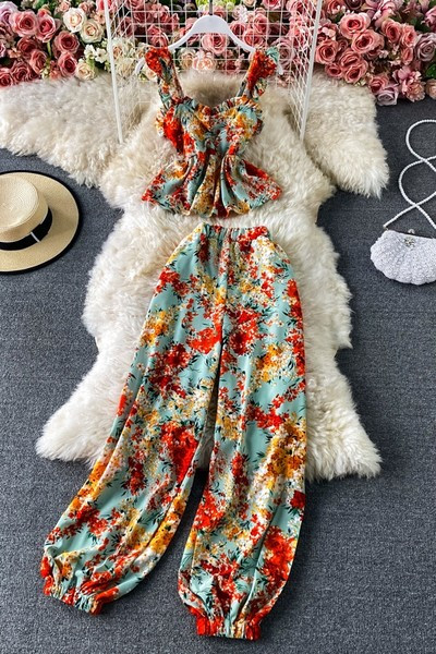 Ženske hlače s cvjetnim uzorkom uključujući duge hlače i majicu bez rukava