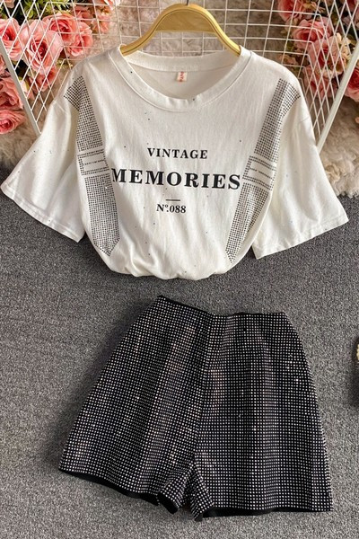 Ženski komplet iz dva dijela - kratke hlače i majica