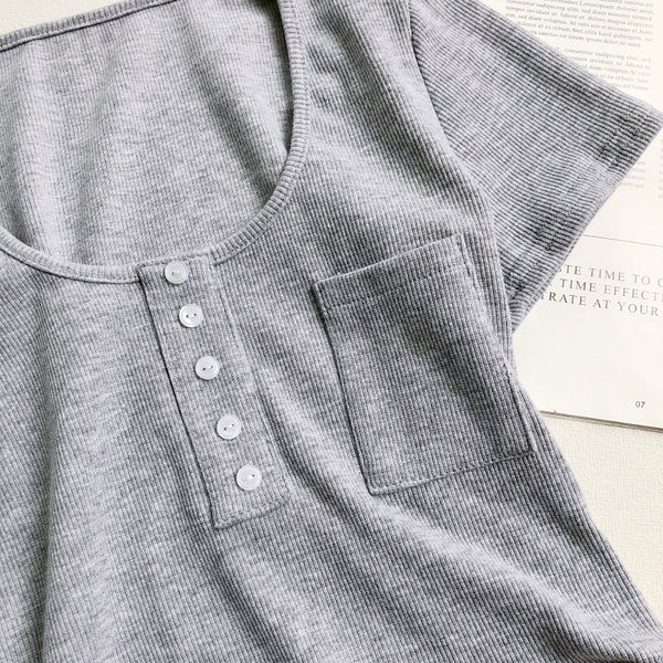 Ženski casual set s gumbima i džepom