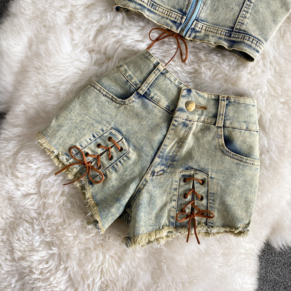 Ženski traper set s kratkim hlačama i topom