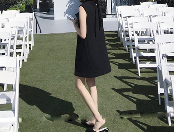 Stilīga sieviešu kleita grūtniecēm taisns modelis