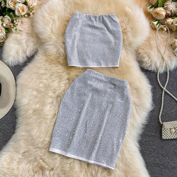 Ženski moderan set sa kamenčićima iz dva dijela