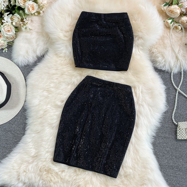 Ženski moderan set sa kamenčićima iz dva dijela