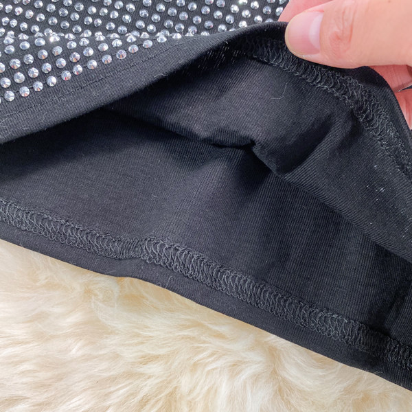 Ženski moderan set sa kamenčićima iz dva dijela