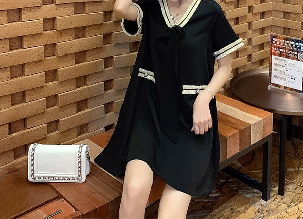 Aktualan model ženskog kroja za trudnice