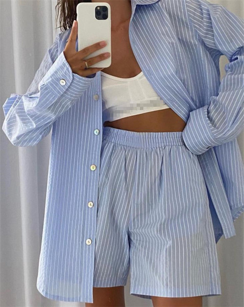 Ženski prugasti komplet iz 2 dijela - košulja i kratke hlače