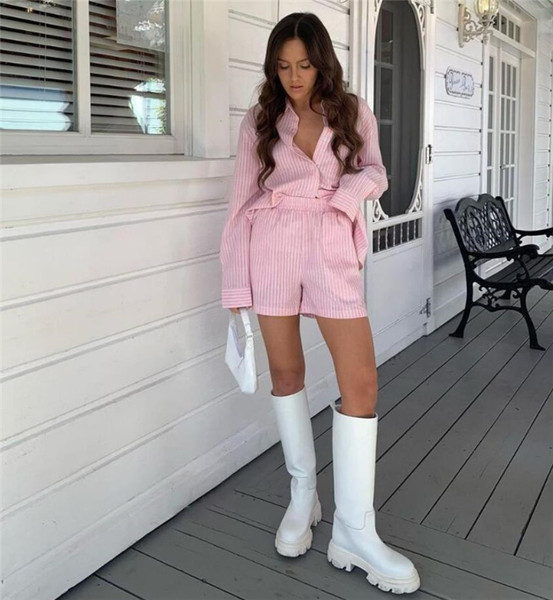 Ženski prugasti komplet iz 2 dijela - košulja i kratke hlače