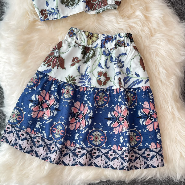 Ženski moderan komplet s cvjetnim uzorkom i naramenicama