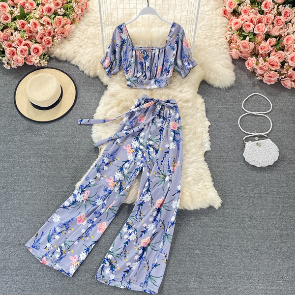 Novi model ženskog kompleta sa cvjetnim uzorkom i trakom