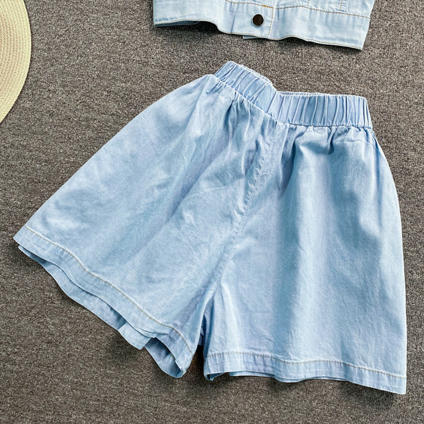 Ženski moderan set s gumbima i elastičnim strukom