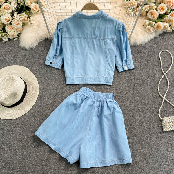 Ženski moderan set s gumbima i elastičnim strukom