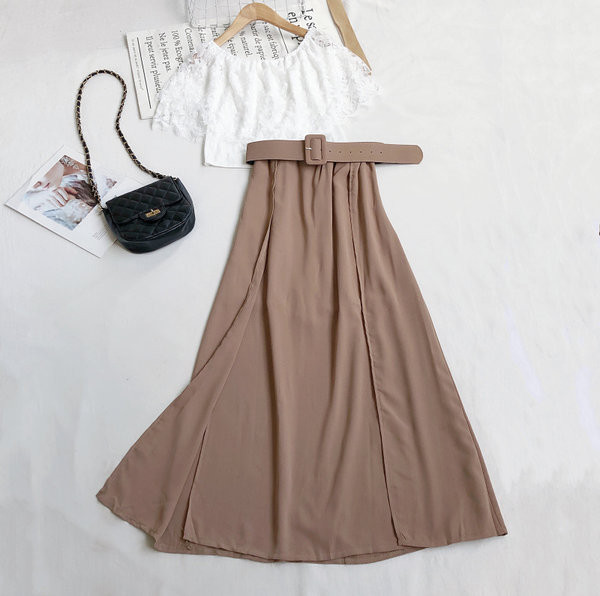 Moderan komplet iz dva dijela - suknja i bluza