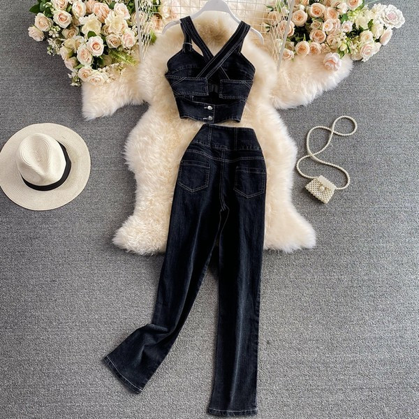 Moderan ženski traper komplet u crnoj boji