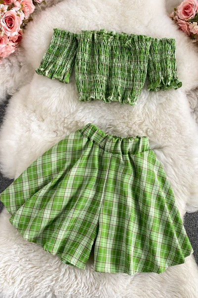 Ljetni karirani ženski komplet kratke hlače i top