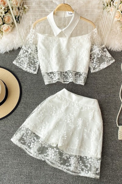 Moderan ženski komplet u bijeloj boji sa čipkom