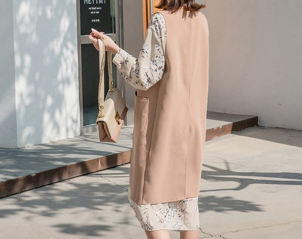 Moderan ženski komplet haljina i prsluk - za trudnice