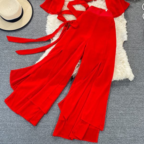 Moderan ženski komplet s kravatama i špic izrezom