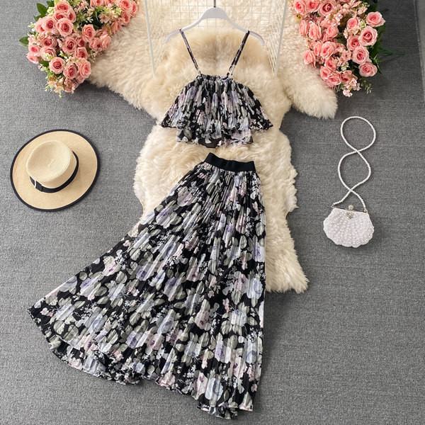 Ljetni ženski komplet iz dva dijela sa cvjetnim ukrasom