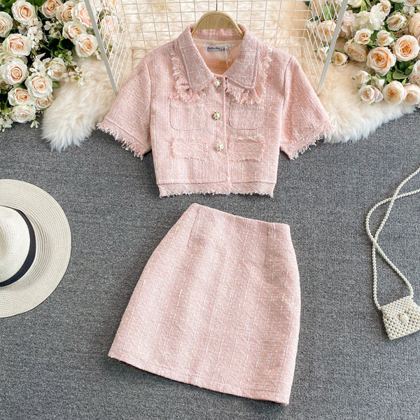 Ženski komplet iz dva dela je roze i plave boje