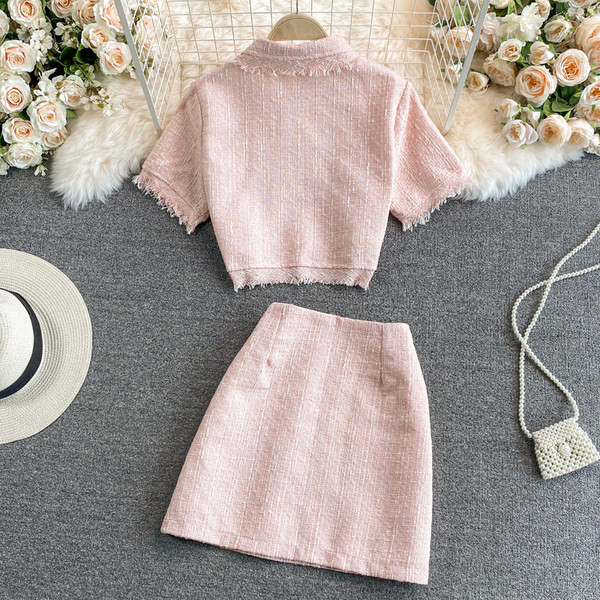 Ženski komplet iz dva dela je roze i plave boje