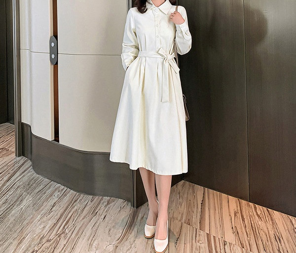 Elegantan model ženske haljine za trudnice