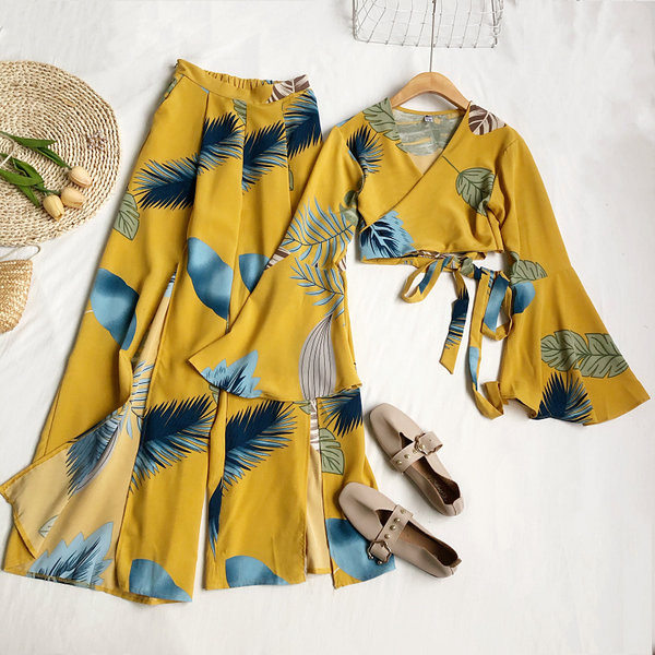 Ženski set u boji iz dva dijela - bluza i hlače