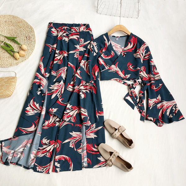 Ženski set u boji iz dva dijela - bluza i hlače