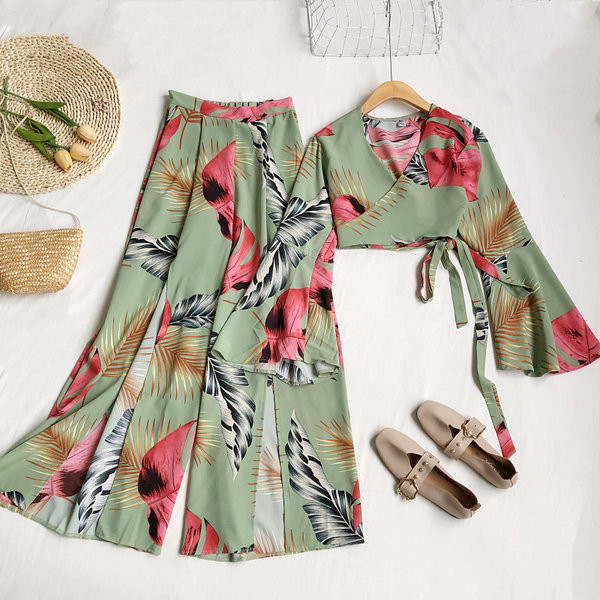 Ženski set u boji iz dva dijela - bluza i hlače