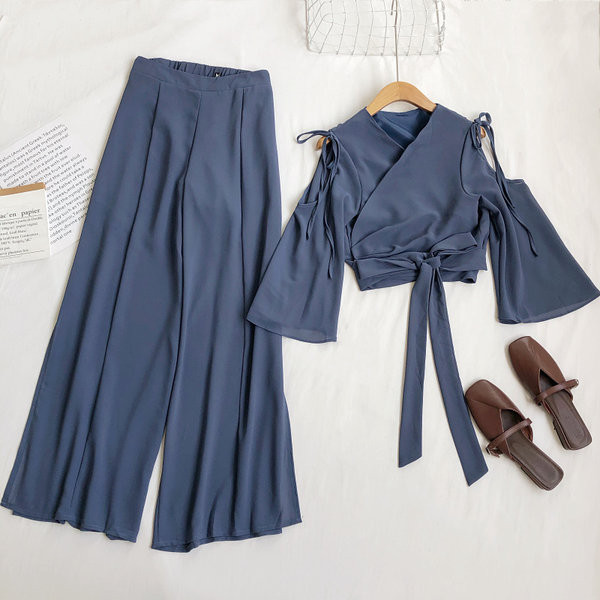 Ženski komplet iz dva dijela - duge hlače i bluza