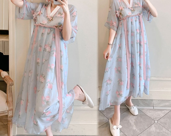 Elegantna duga ženska haljina sa cvjetnim uzorkom za trudnice