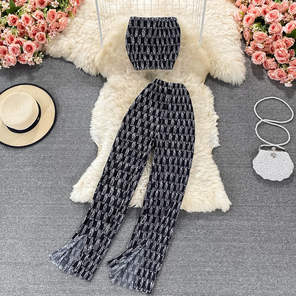 Elegantni ženski komplet s uzorkom u više boja