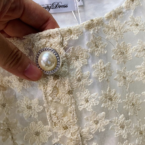 Ženski čipkani set iz dva dijela u bež boji