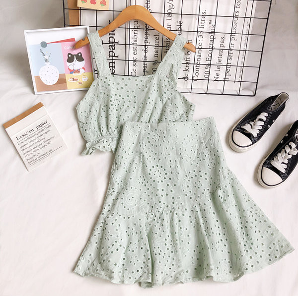 Moderan ženski komplet suknja i majica bez rukava