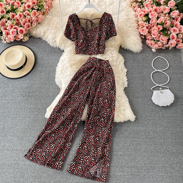 Elegantan dvodijelni komplet s prorezima i kratkim rukavima