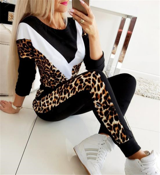 Moderan ženski komplet s uzorkom leoparda