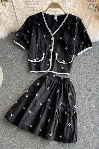 Ženski svakodnevni set sa vezom u tri boje