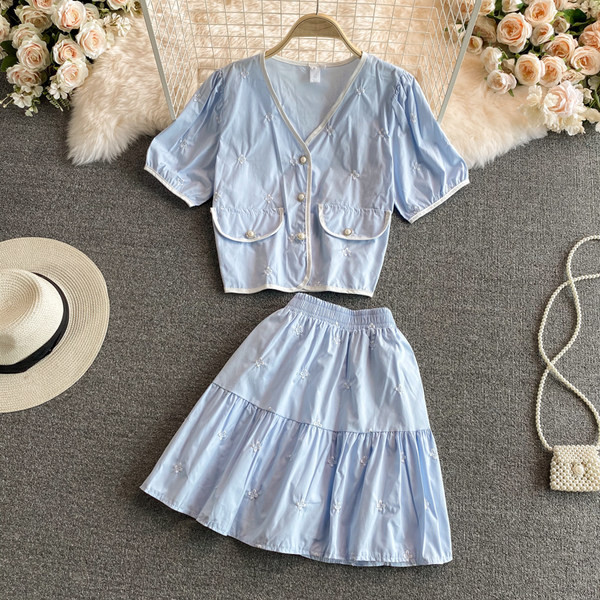 Ženski svakodnevni set sa vezom u tri boje