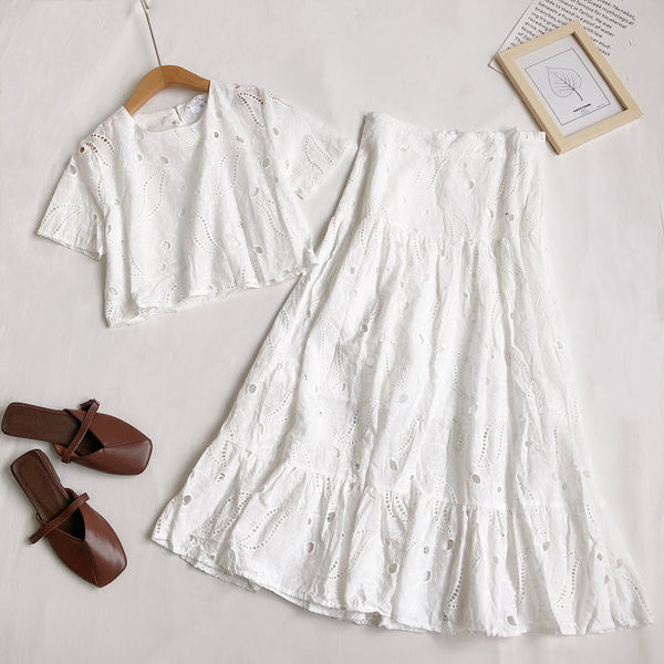 Ženski komplet iz dva dijela - duga suknja i bluza