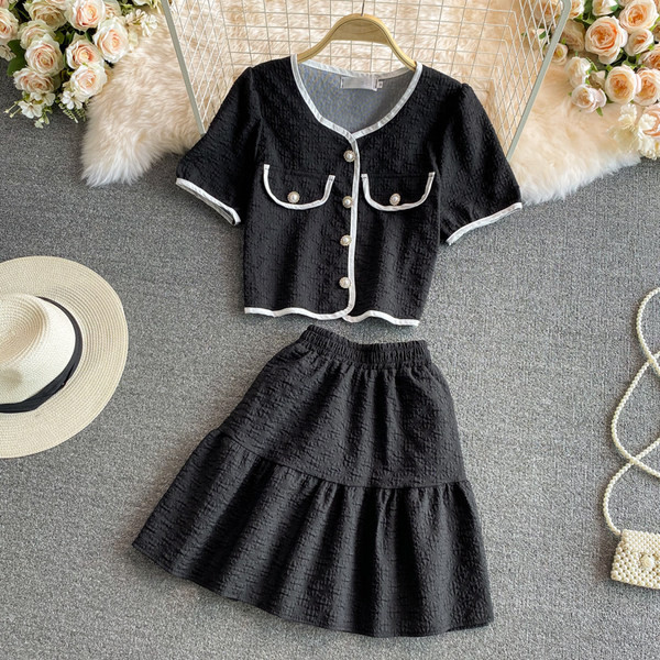 Ženski moderan set s elastičnim strukom i gumbima