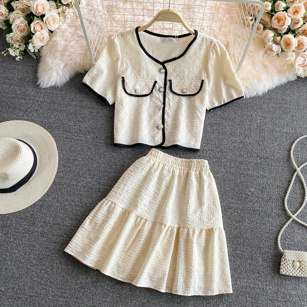 Ženski moderan set s elastičnim strukom i gumbima