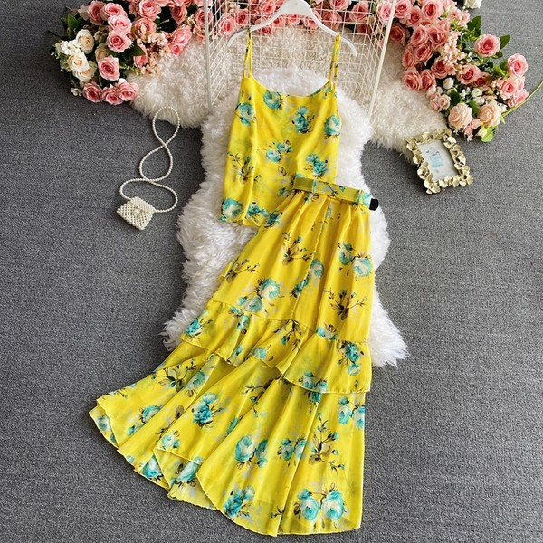 Ljetni ženski komplet sa cvjetnim uzorkom - majica bez rukava i suknja