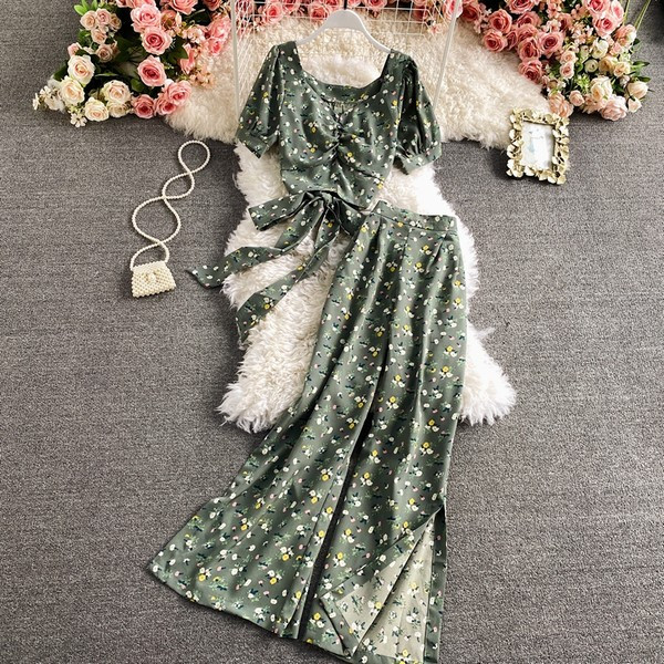 Ženski komplet sa cvjetnim uzorkom - dvodijelni