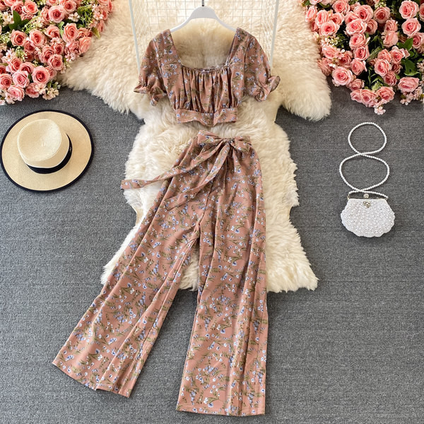 Ljetni ženski komplet s cvjetnim uzorkom i kravatama