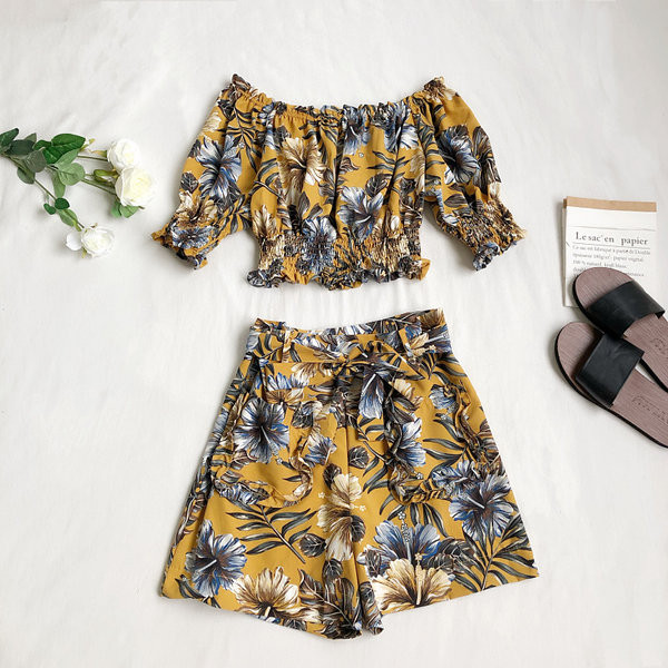 Ženski moderan dvodijelni komplet sa cvjetnim motivima